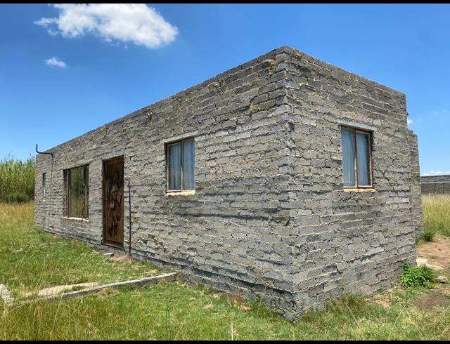 2 BEDROOM FREESTANDING FOR SALE IN NANESCOL